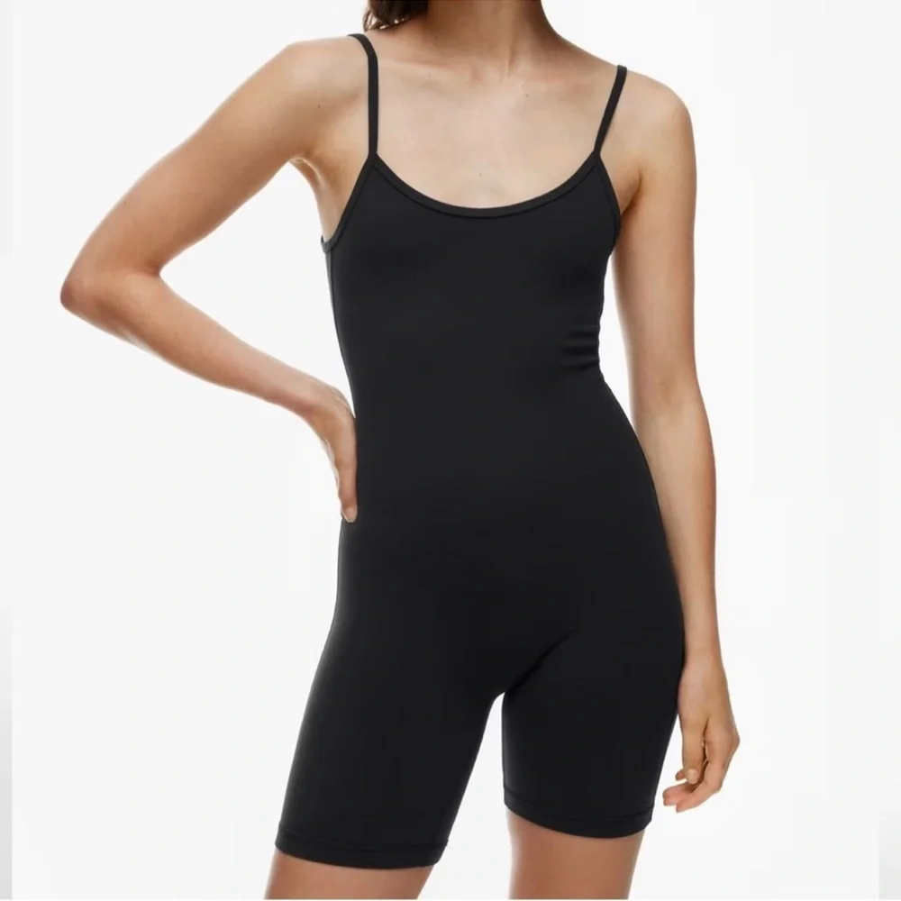 Aritzia TNA Black Ribbed Seamless Active Romper XL